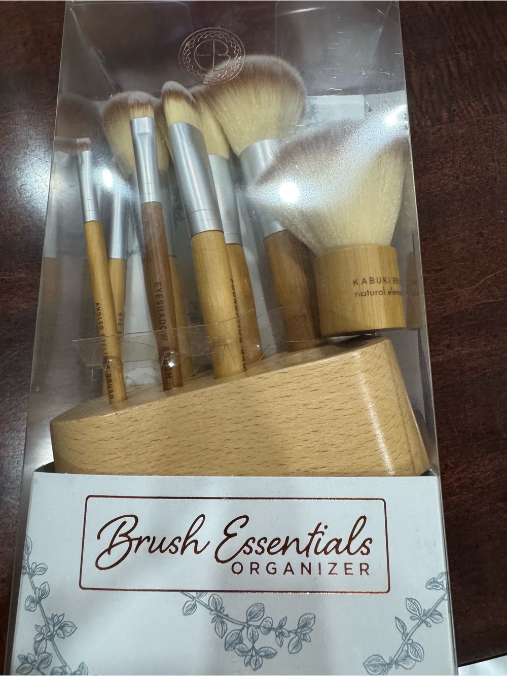 Essentials Makeup Brush Set in Brown and Silver (b1) - Picture 4 of 10